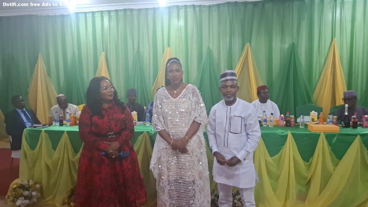 Director General of EDHIC Mrs Augusta Ikpea Enaholo (middle)
